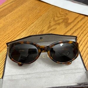 Gucci Tortoise Shell Glasses w/ Gucci Case